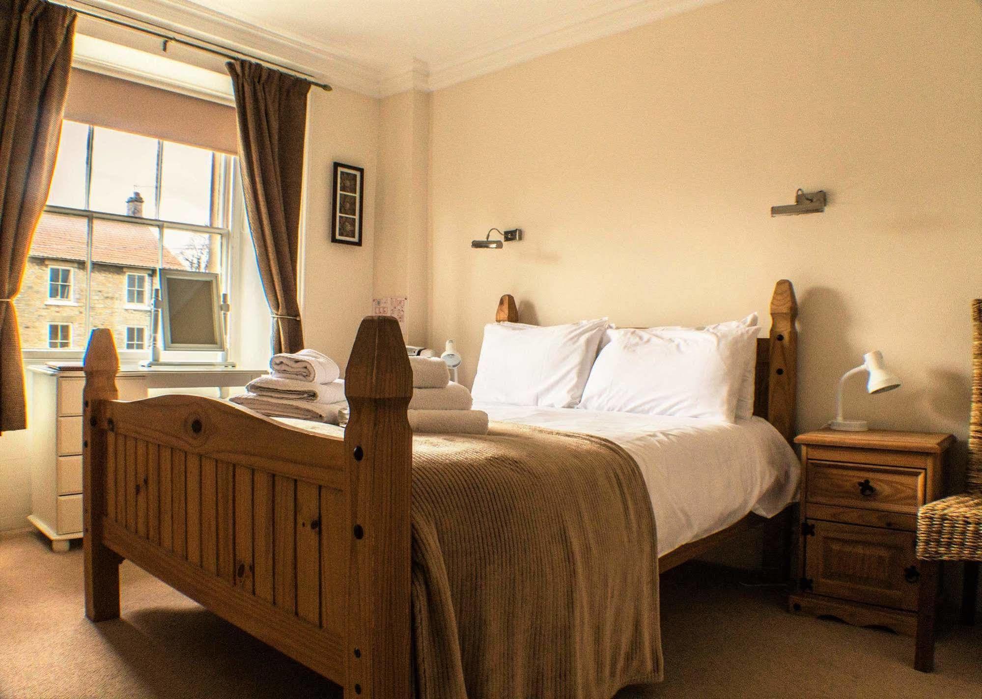 The Royal Oak Hotel Helmsley Bagian luar foto