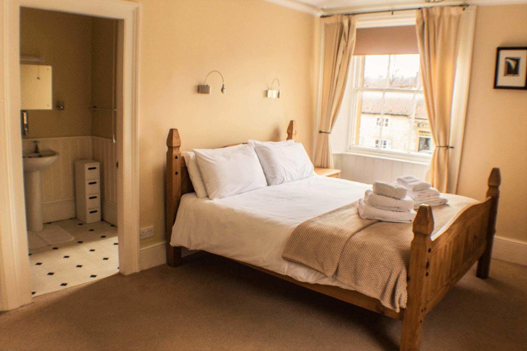 The Royal Oak Hotel Helmsley Bagian luar foto