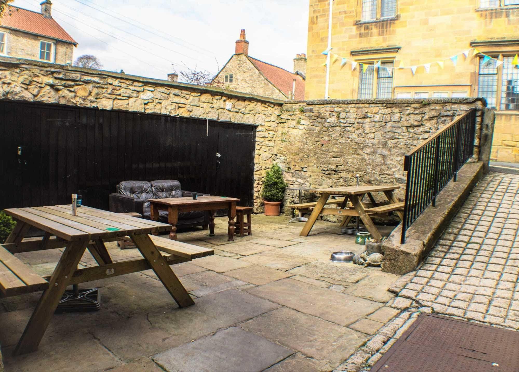 The Royal Oak Hotel Helmsley Bagian luar foto